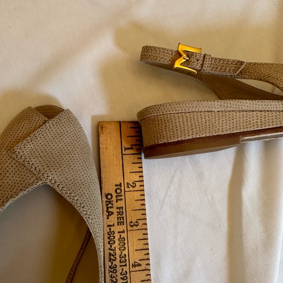 Sling back peep toe sandals. Never worn - Picture 7 of 8